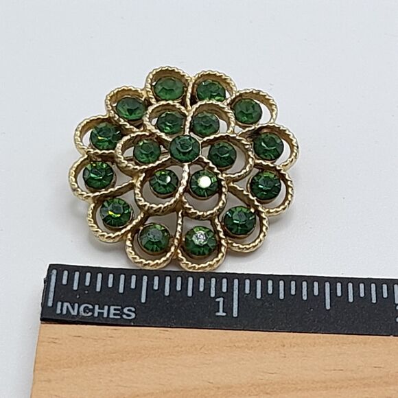 Vintage Small Green Rhinestone Flower Brooch, 1950s, Gold Tone, 1 1/4" - Picture 7 of 9